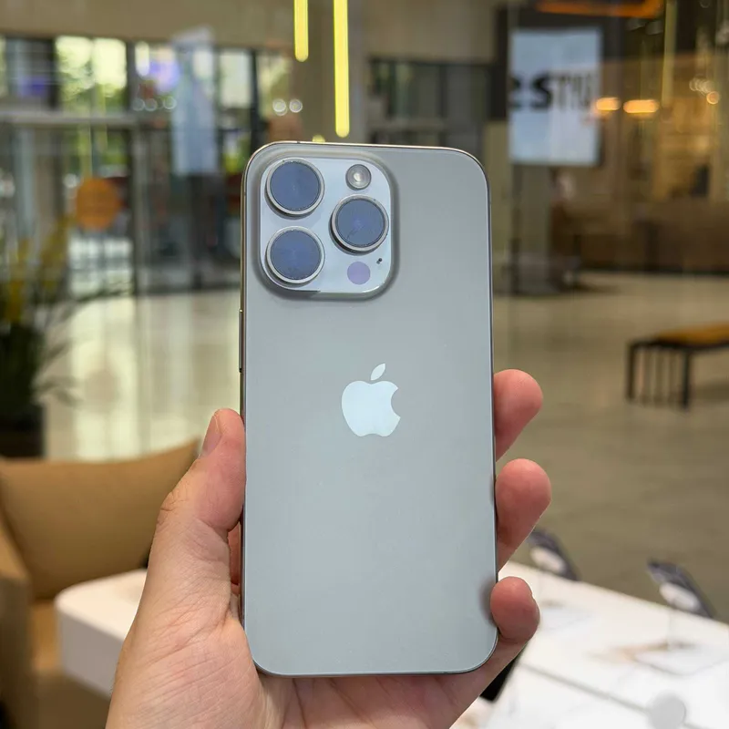 iPhone 15 Pro Natural Titanium 256GB