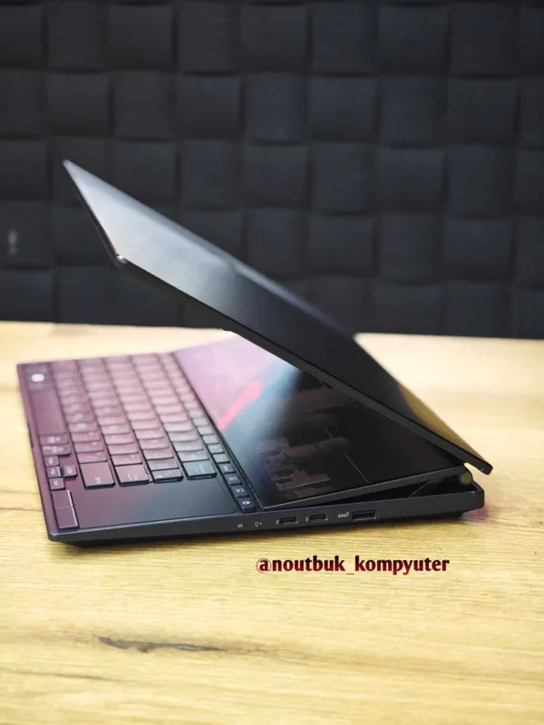 Мощный игровой Asus Zenbook Duo Pro — фото 6