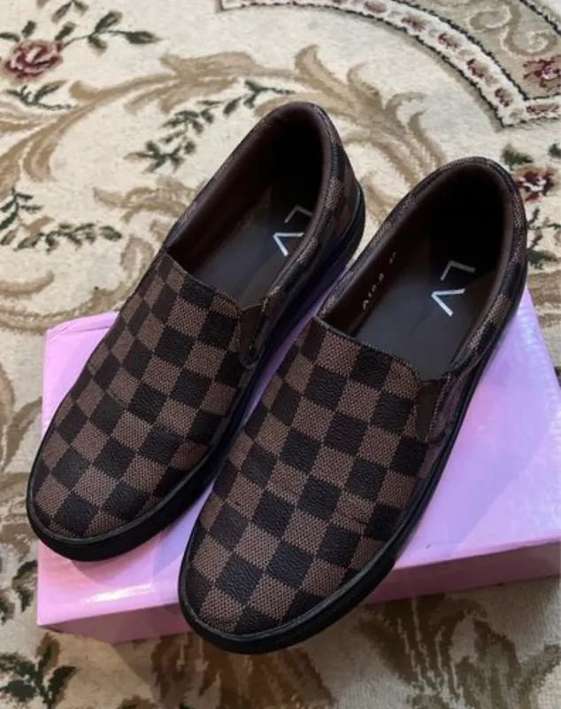 Кеды LV 40 размера 1 Кеды LV 40 размера 1