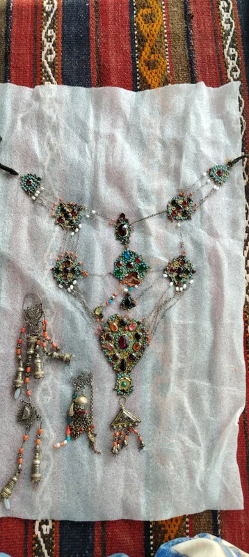 1947- yillardagi Zebigardon tilla aralashgan qadiymiz toshlari bilan 3 1947- yillardagi Zebigardon tilla aralashgan qadiymiz toshlari bilan 3