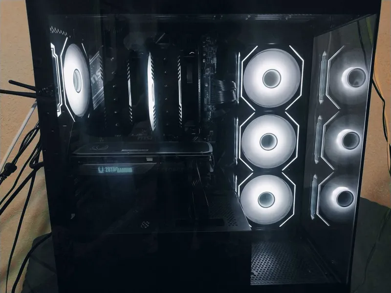 7700x 4070Super 32Gb 6000 Cl30 Ram. Игровой монстр +монитор клава мышь