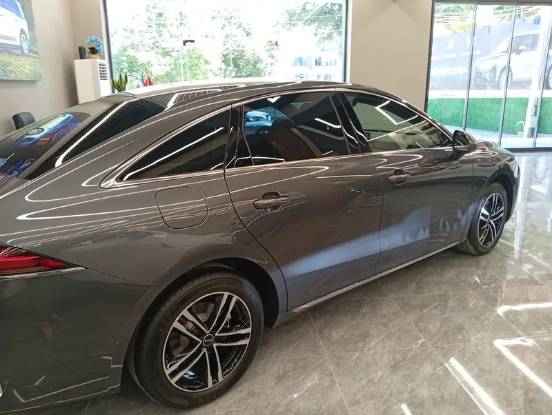 ROEWE M7 DMH 2026 Yangi avtomobil. Premium klassdagi zamonaviy gibrid — фото 4