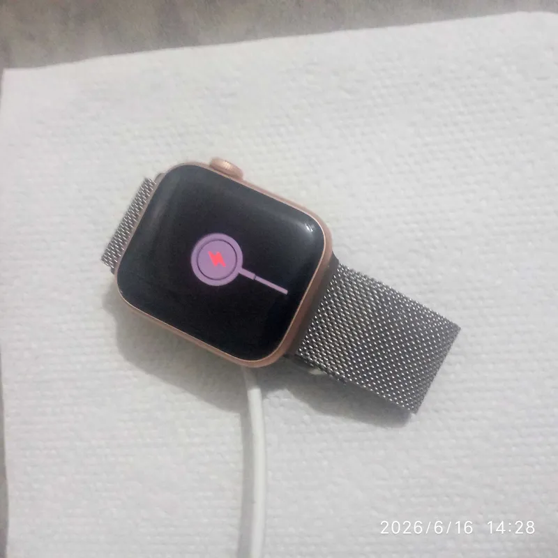 Apple Watch SE 40mm aluminium & ceramic case ion x glass gps
