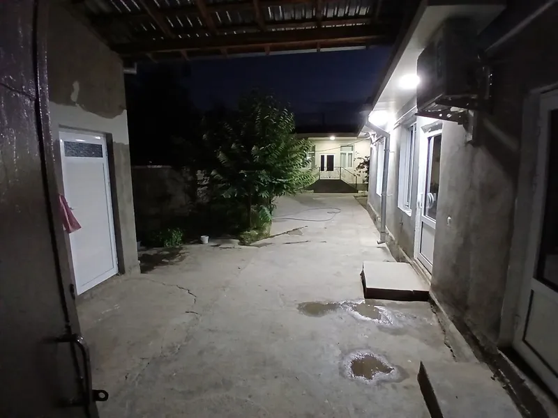Sebzor yaqinida hovli sotiladi 1 Sebzor yaqinida hovli sotiladi 1