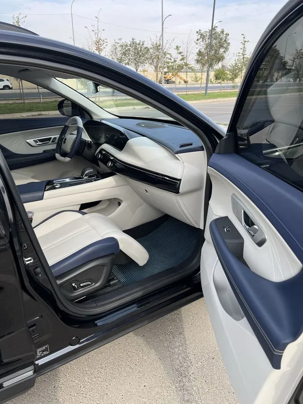 Dongfeng Aeolus Huge Hybrid 6 Dongfeng Aeolus Huge Hybrid 6