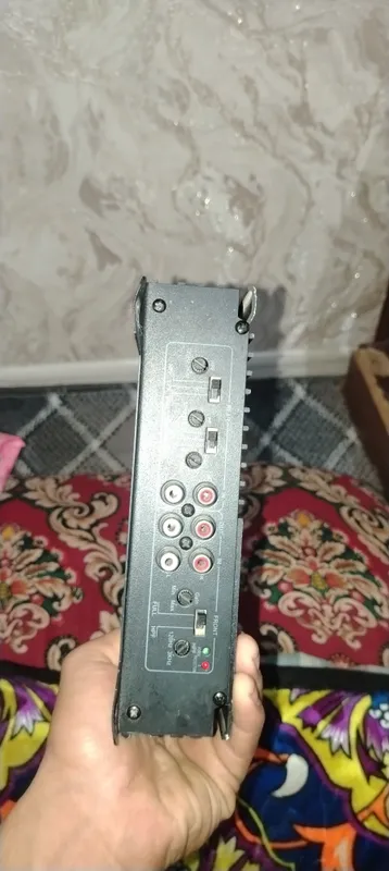 4kanalik uslitel 1200w jbl 20 smlik estiradni FSD 2 4kanalik uslitel 1200w jbl 20 smlik estiradni FSD 2