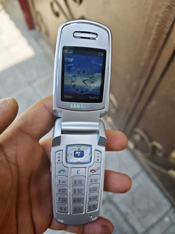 Самсунг SGH 710 идеал холатта 2 Самсунг SGH 710 идеал холатта 2