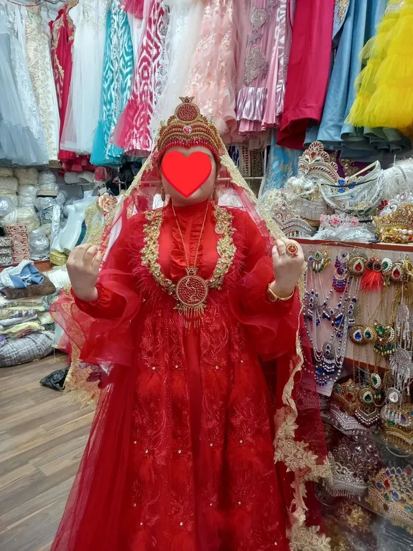 shu rasmdagi barcha aksessuarlar bilan sotiladi
