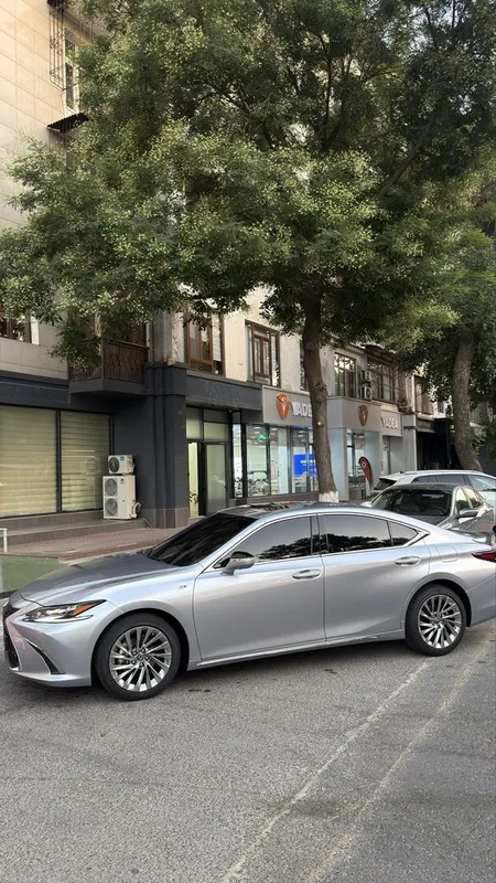Lexus ES 300h 2026 3 Lexus ES 300h 2026 3