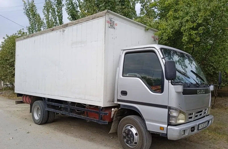 Исузу NQR 71 фургон 4