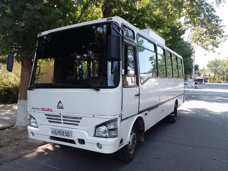 Isuzu Np37 2015 yili 2