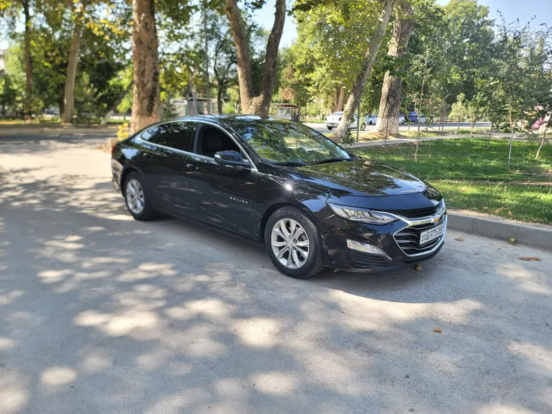 Malibu 2 xizmati uzoq safarlarga olib borish rend car yezda — фото 1