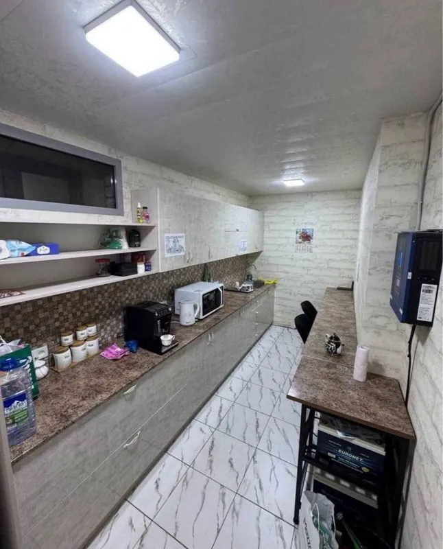 Продается офис Ор-р: рынок Паркент 341м2 6