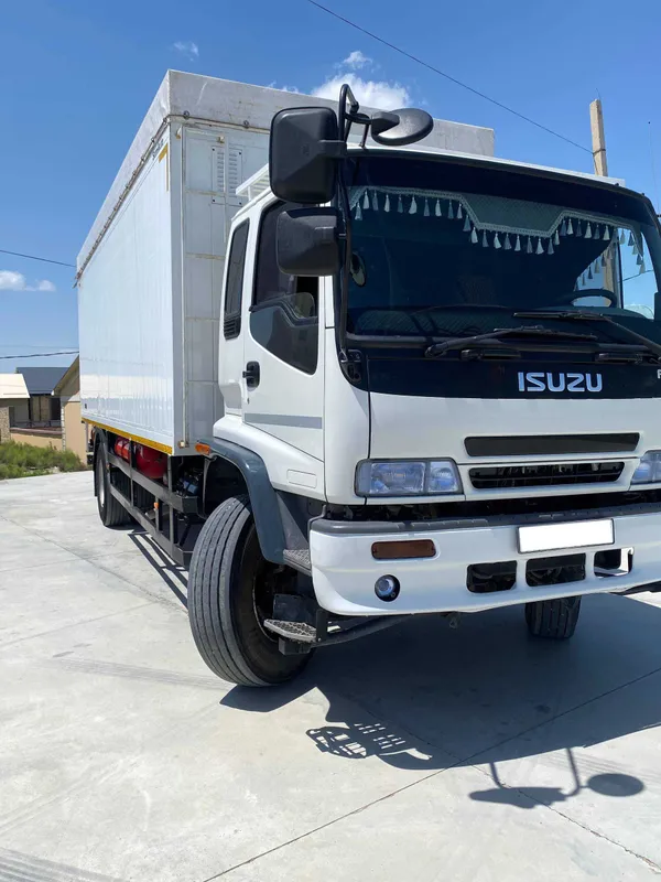 ISUZU 10 tonnalik sotiladi — фото 1