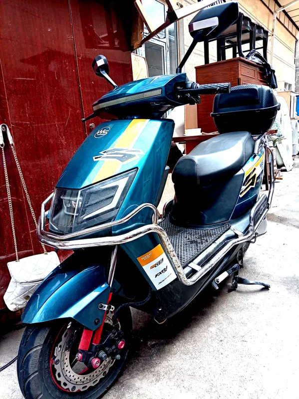 Скутер Bred Wasat 1