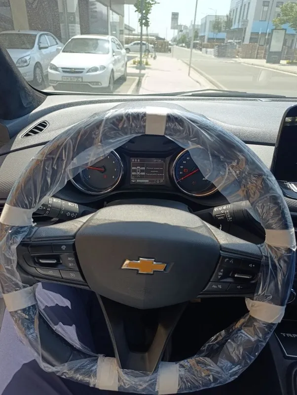 Tracker 2 2024 LTZ Kraska Toza Polniy Navarot boshiga 850$ bilan ! 6 Tracker 2 2024 LTZ Kraska Toza Polniy Navarot boshiga 850$ bilan ! 6