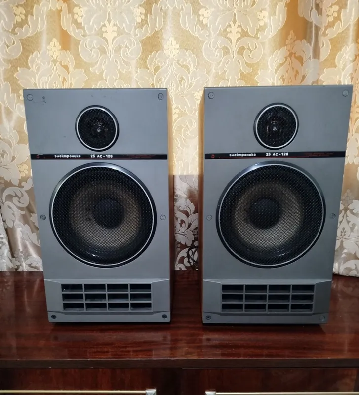 Продаются Elektronika 25 AC 2