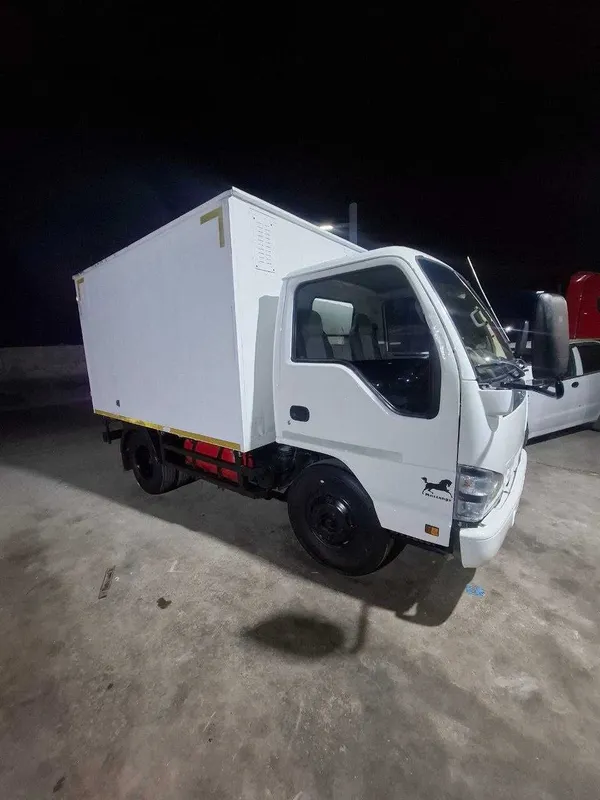ISUZU sotiladi 2.5 tonnalik 3