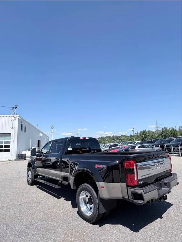 Ford F-450 King Ranch 2026 3 Ford F-450 King Ranch 2026 3