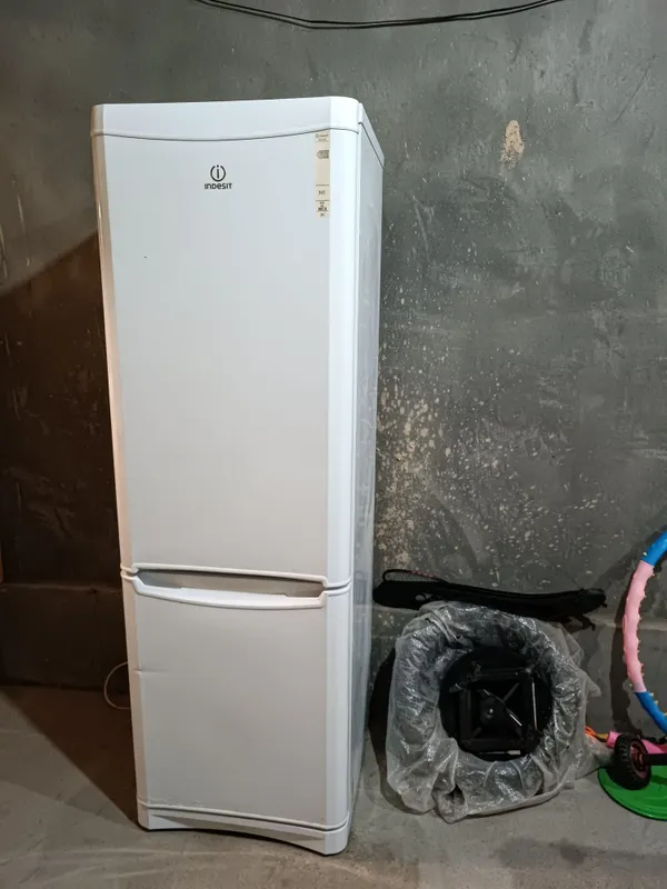 Muzlatgich indesit 5 Muzlatgich indesit 5