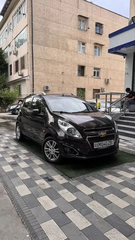 Spark, автомат, 2021 год, 76 000 1 Spark, автомат, 2021 год, 76 000 1