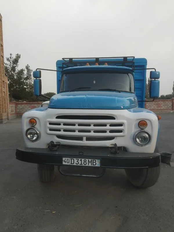Zil sotiladi holati yaxshi 1 Zil sotiladi holati yaxshi 1