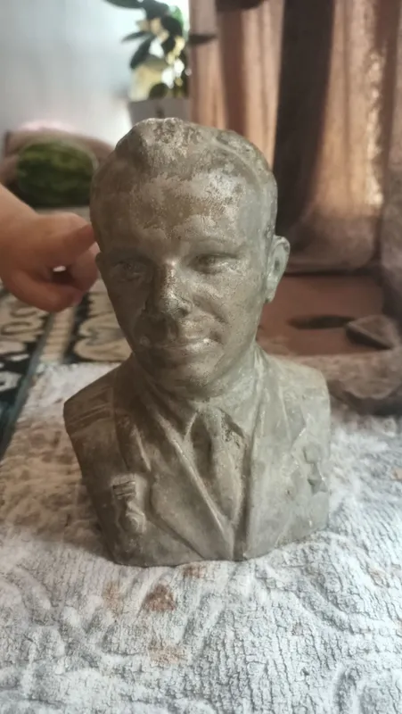Yuriy Gagarin kaliksa sotiladi 4 Yuriy Gagarin kaliksa sotiladi 4