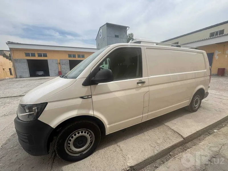 Продаётся Volkswagen Transpoter 2016г. Пробег 160000км. 3