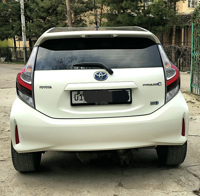 Tayota PriusC 2021 Hybrid SROCHNA SOTILADI — фото 2