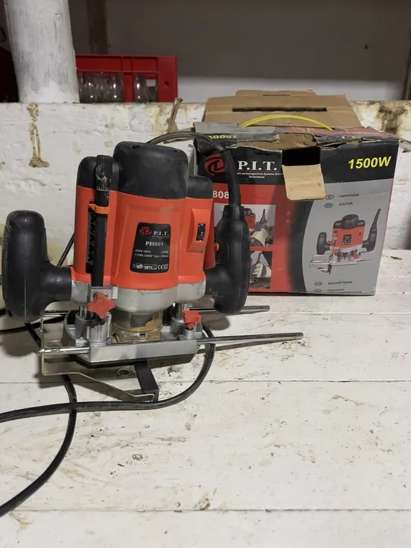 "Yogʻoch uchun frezer P.I.T. 1500W (Фрезер по дереву)" 1 "Yogʻoch uchun frezer P.I.T. 1500W (Фрезер по дереву)" 1