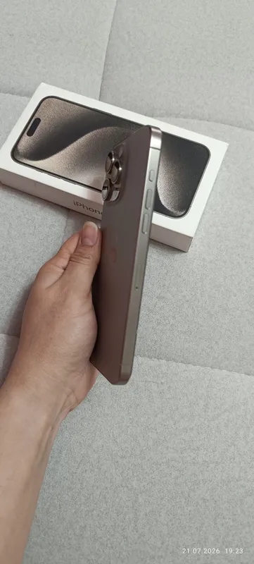 продам iPhone 15 Pro Max 256 GB Natural Titanium 2