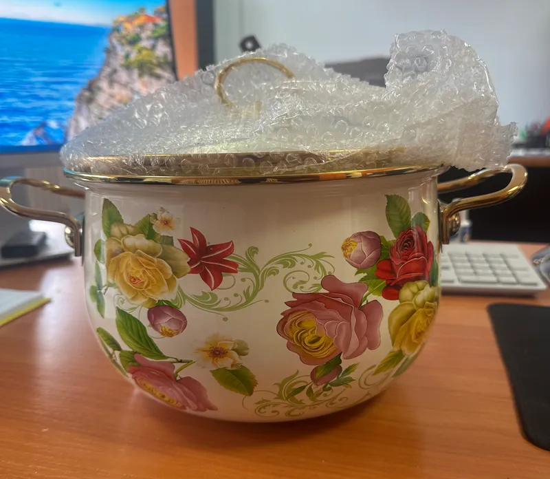 Продаю кастрюлю 2 Продаю кастрюлю 2