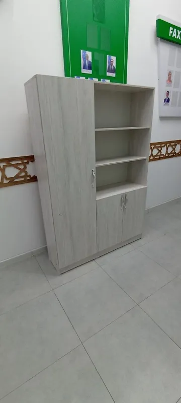 Книжный шкаф для дома