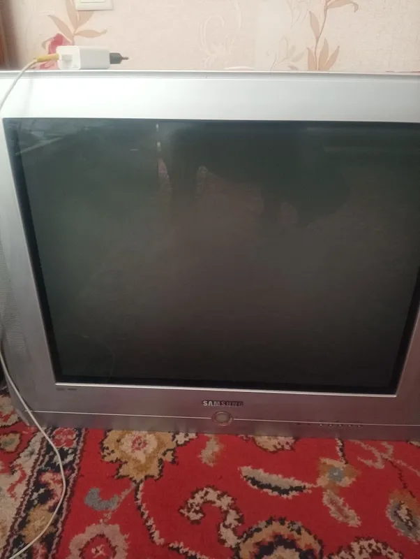 Televizor sotiladi b/u 2