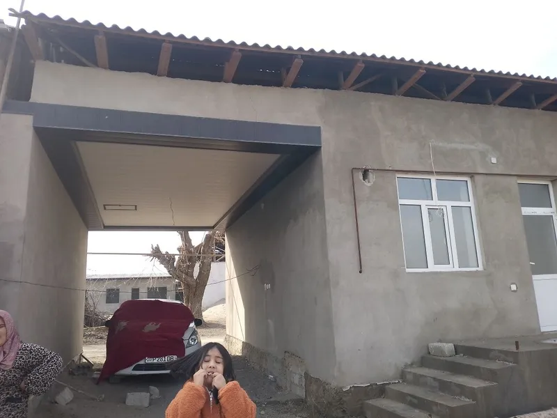 Yangi qurilgan xovli joy sotiladi