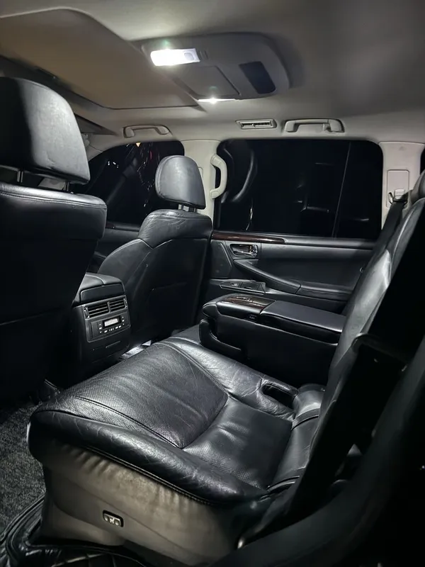Lexus LX 570 Sport + 2011/12 4 Lexus LX 570 Sport + 2011/12 4
