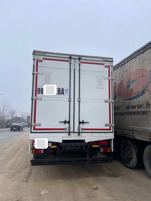 Isuzu 10 tonnalik Lentasi bor srochni sotiladi Isuzu 10 tonnalik Lentasi bor srochni sotiladi