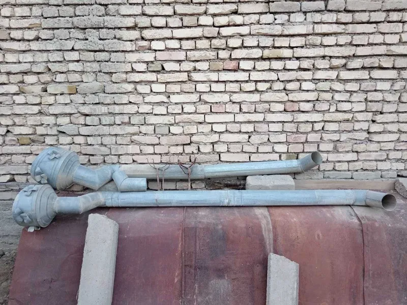 Рейки, доски, металлические трубы, водосточные трубы