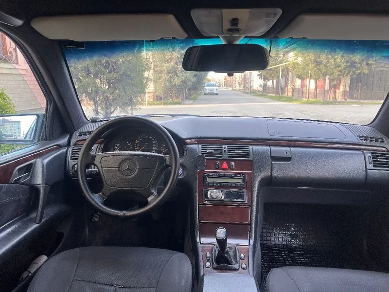 Mercedes E230 AMG 6 Mercedes E230 AMG 6