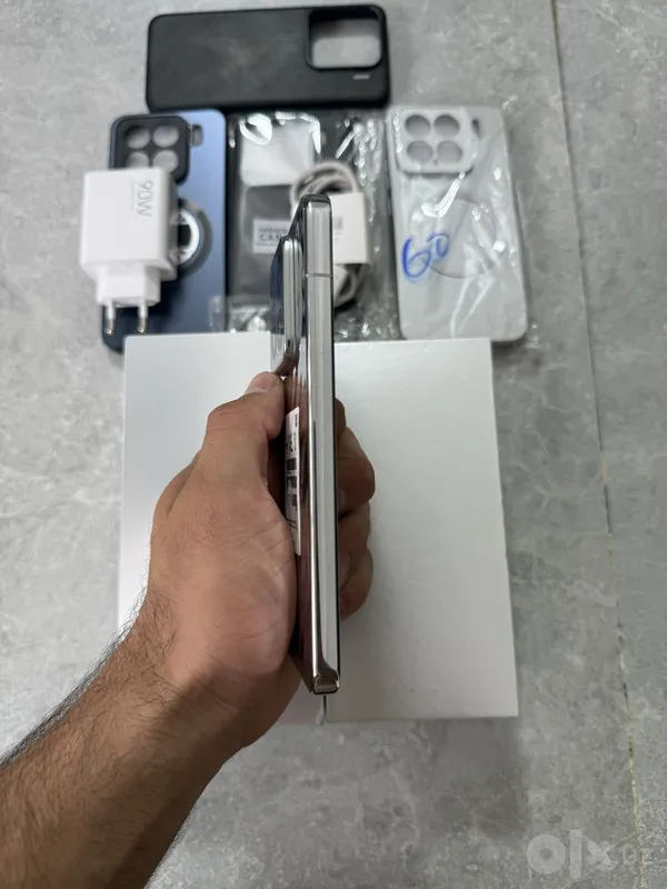 Mi 15 12/512GB Silver 4 Mi 15 12/512GB Silver 4