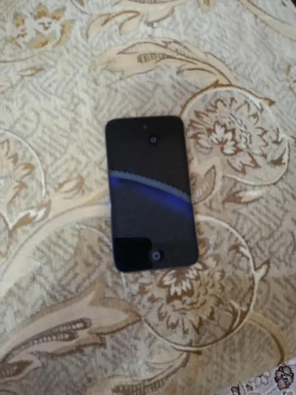 Apple iPod touch (модель A1367), 2 Apple iPod touch (модель A1367), 2
