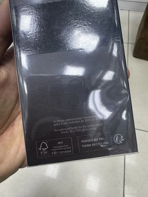 Givenchy Gentleman Eau De Parfum Reserve 4 Givenchy Gentleman Eau De Parfum Reserve 4