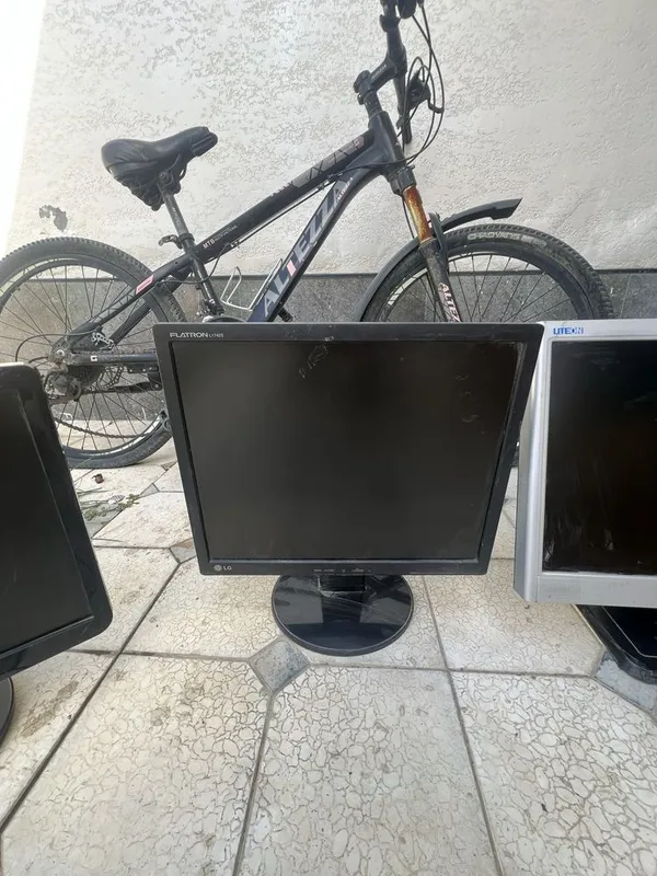 Manitor sotiladi 2