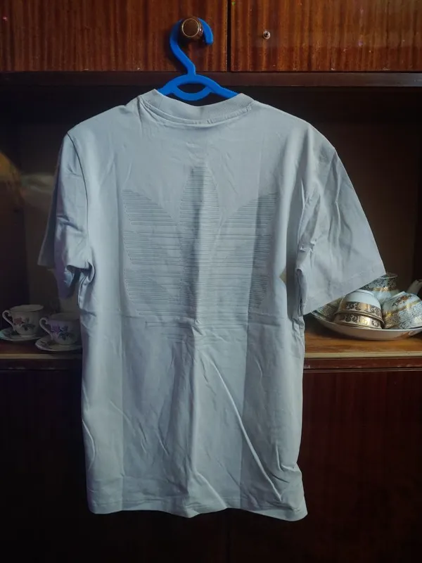Продам футболку Adidas 3