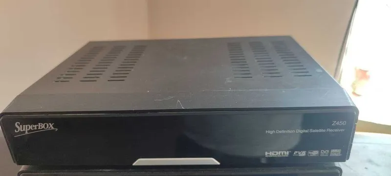Тюнер спутниковый цифровой superbox Z450