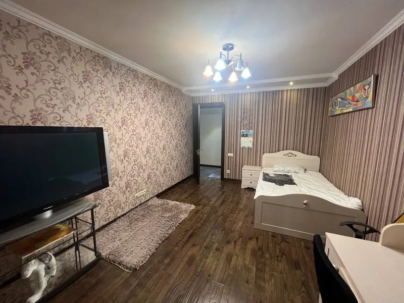 Mirobod tumanida 220 m²lik 6 xonali kvartira sotiladi 4
