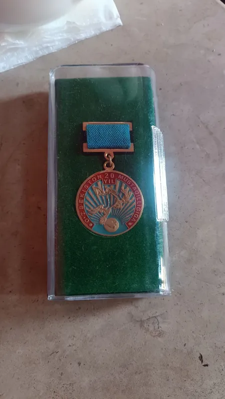 Medal sotiladi 2011 yilgi narxi