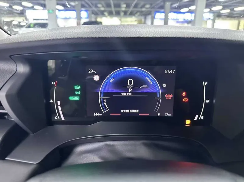 Toyota Camry Model Dual-Engine 2.0HSE Sport Lite Edition — фото 7