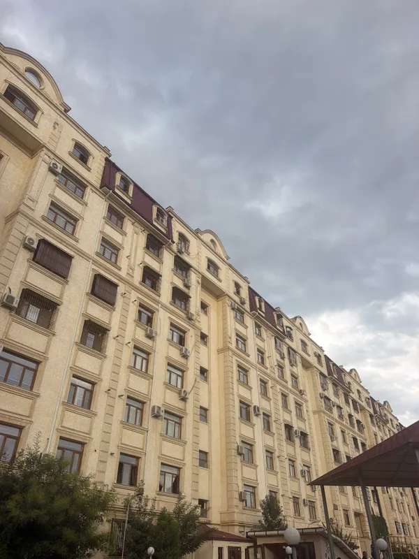 Требуется девушка уборщица Требуется девушка уборщица