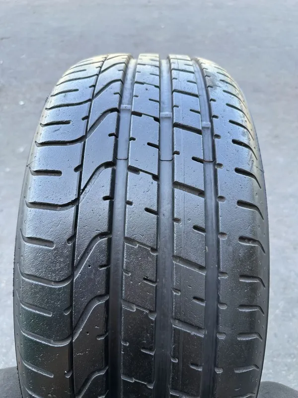 Pirelli P Zero 235/35 R19 — 1 шина, отличное состояние Pirelli P Zero 235/35 R19 — 1 шина, отличное состояние